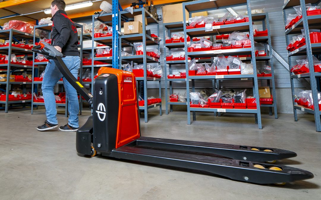 Our guide to electric pallet trucks