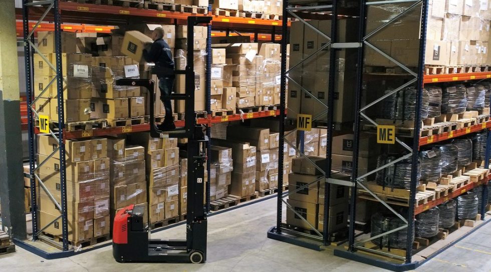 What are order pickers and how do they help businesses? SHS Handling Solutions