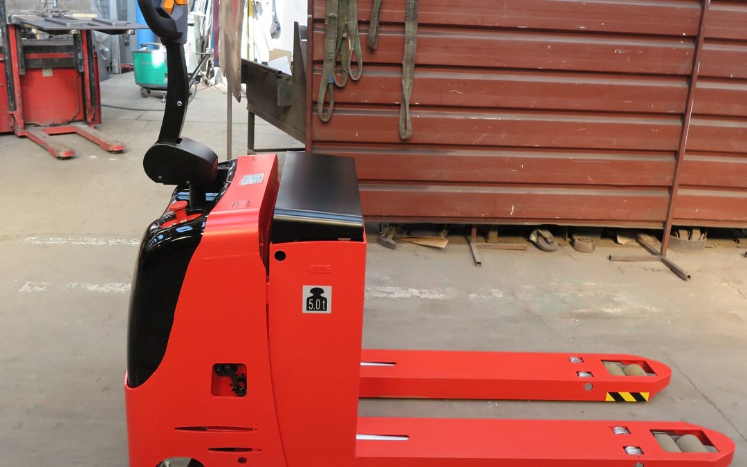 We answer all your Pallet Truck FAQs