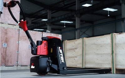 Choosing Ergonomic Pallet Trucks: Enhancing Efficiency and Safety in Your Business