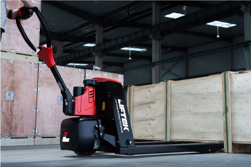Choosing Ergonomic Pallet Trucks: Enhancing Efficiency and Safety in Your Business